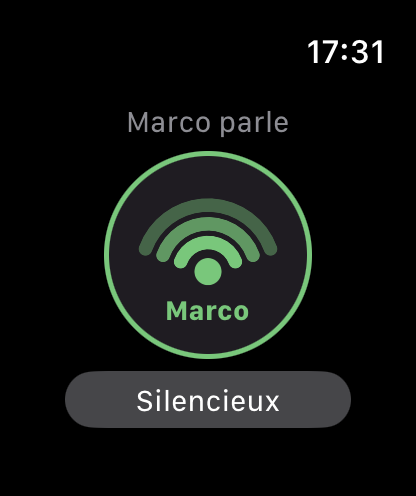 Apple Watch pendant que Marco parle, bouton vert
